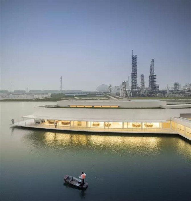江蘇淮安實聯(lián)化工廠水上建筑（阿爾瓦羅.西扎）5